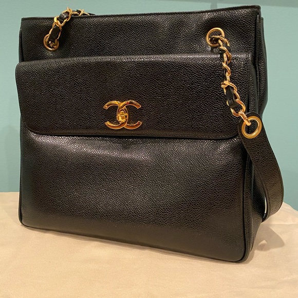 A hard to find Chanel black bag🦄🦄🦄 - Picture 10 of 11